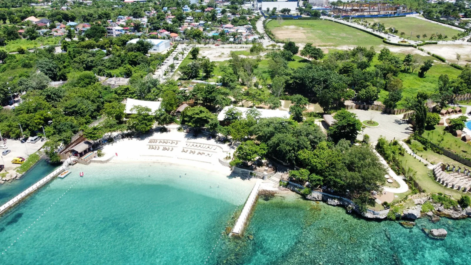 海滩与周边活动相关场景
