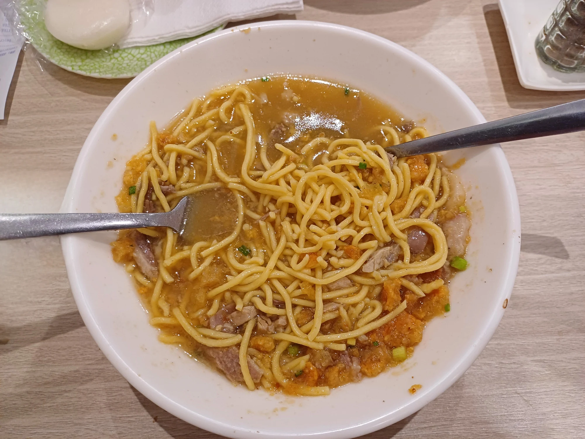 Ted’s Oldtimer La Paz Batchoy的汤面示例；并非宿务门店实拍