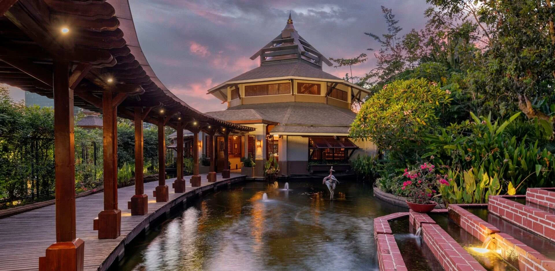 麦克坦香格里拉CHI水疗中心的建筑与庭院