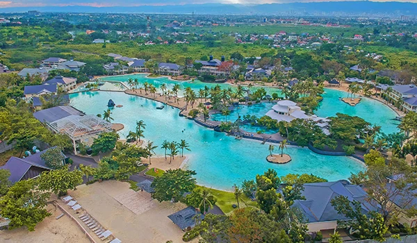Plantation Bay的泻湖与度假村布局