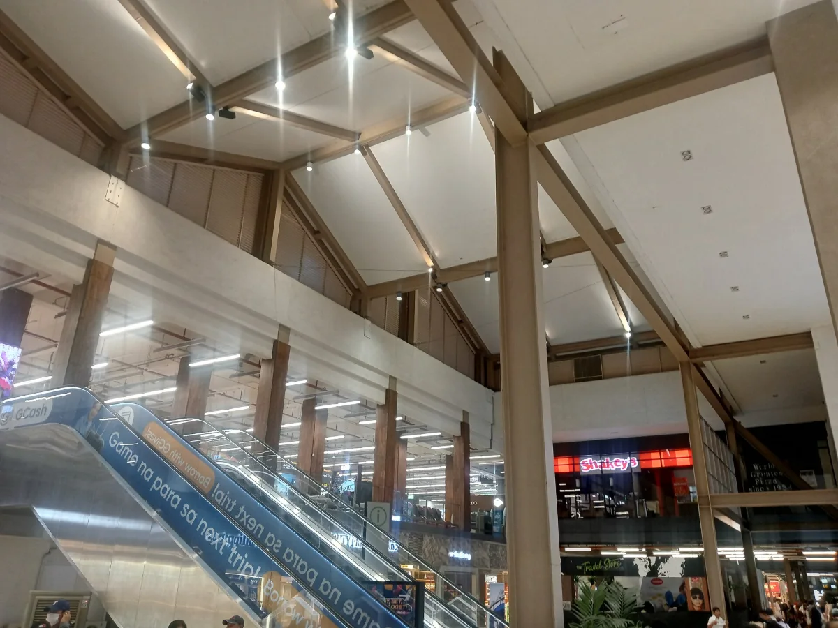 麦克坦－宿务国际机场1号航站楼内部