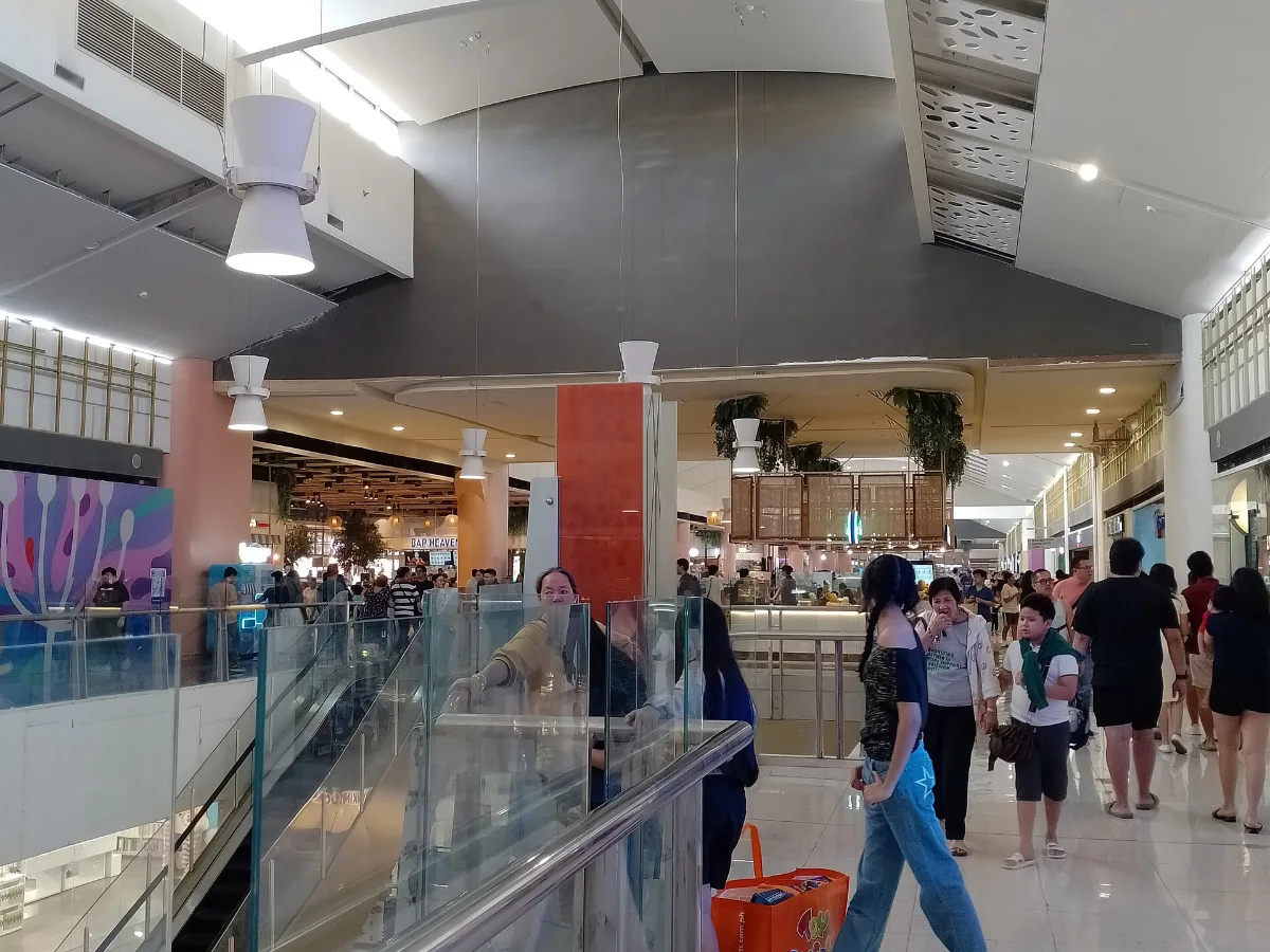 SM City Cebu轮椅与婴儿车出行:馆内移动、无障碍设施与借用确认|馆内移动:把楼栋名称和楼层一起说清楚再咨询