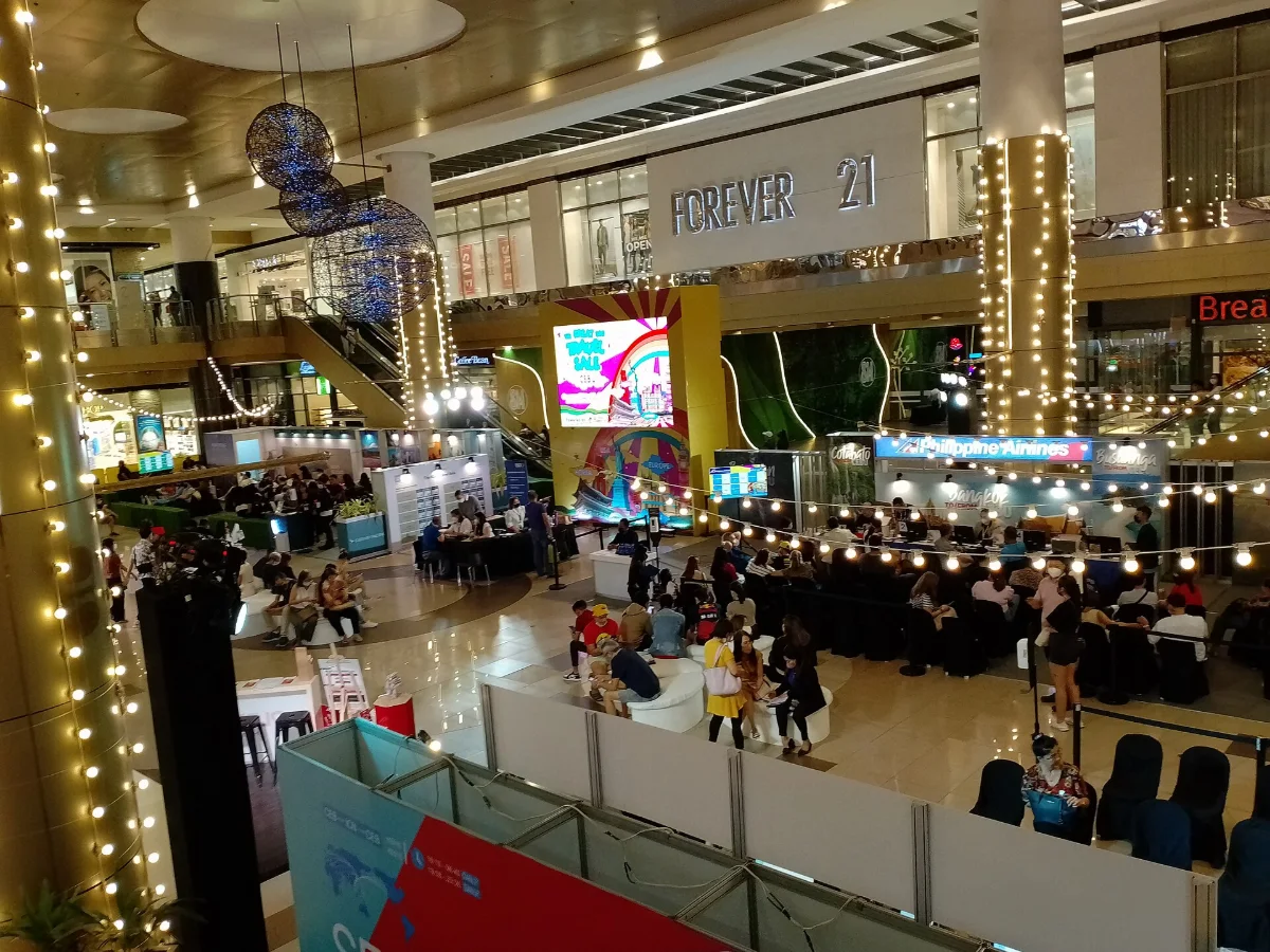 SM City Cebu Northwingの吹き抜け