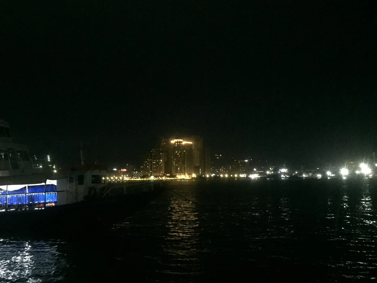 拉普拉普市夜景