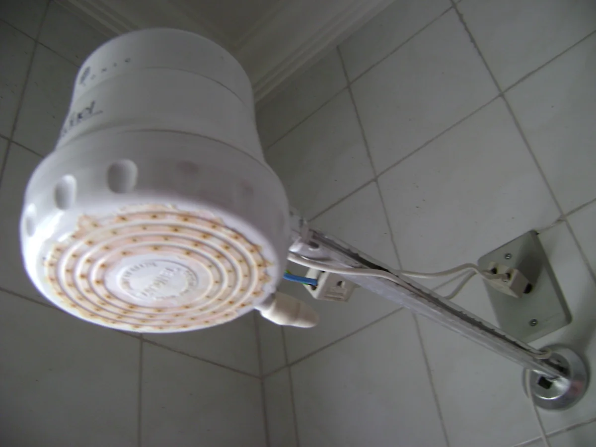 淋浴用的电热水器
