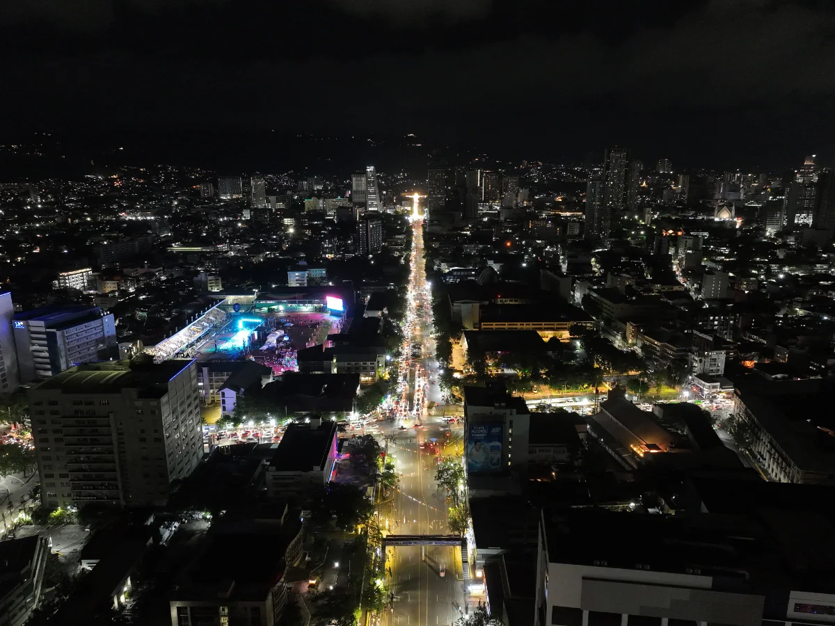 夜晚的Osmeña Boulevard一带航拍