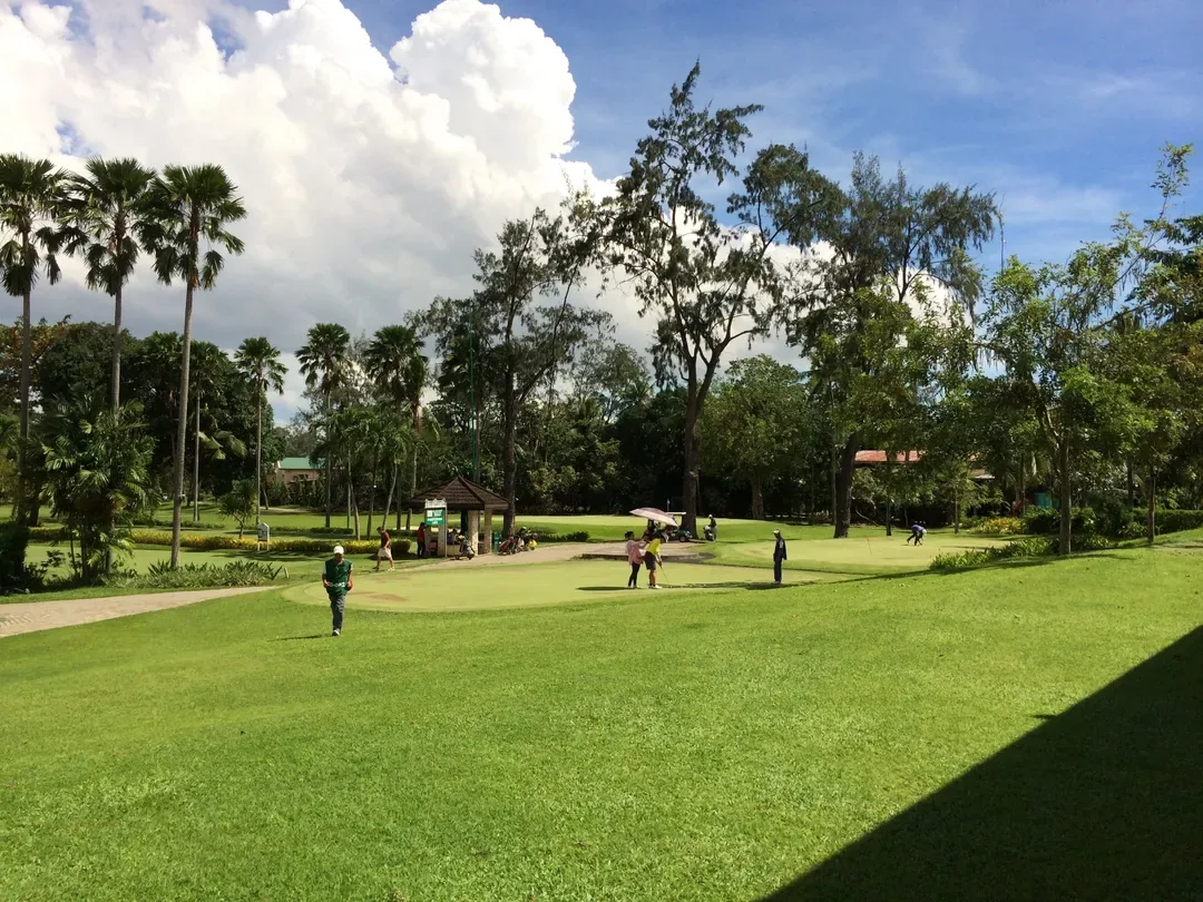 宿务Cebu Country Club球场概况：18洞72杆与树木、水域特点的正文配图2