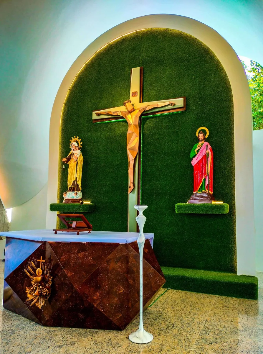 宿务Carbon的Senior Citizens’ Park与Santo Niño Chapel:礼拜堂与屋顶雕像的正文配图3