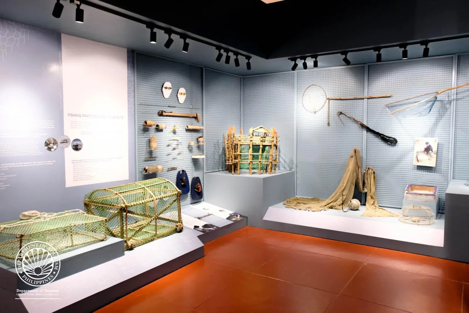 菲律宾国家博物馆宿务馆的海洋与贸易展览：实物船只、航海仪器复制品与渔业模型的正文配图1
