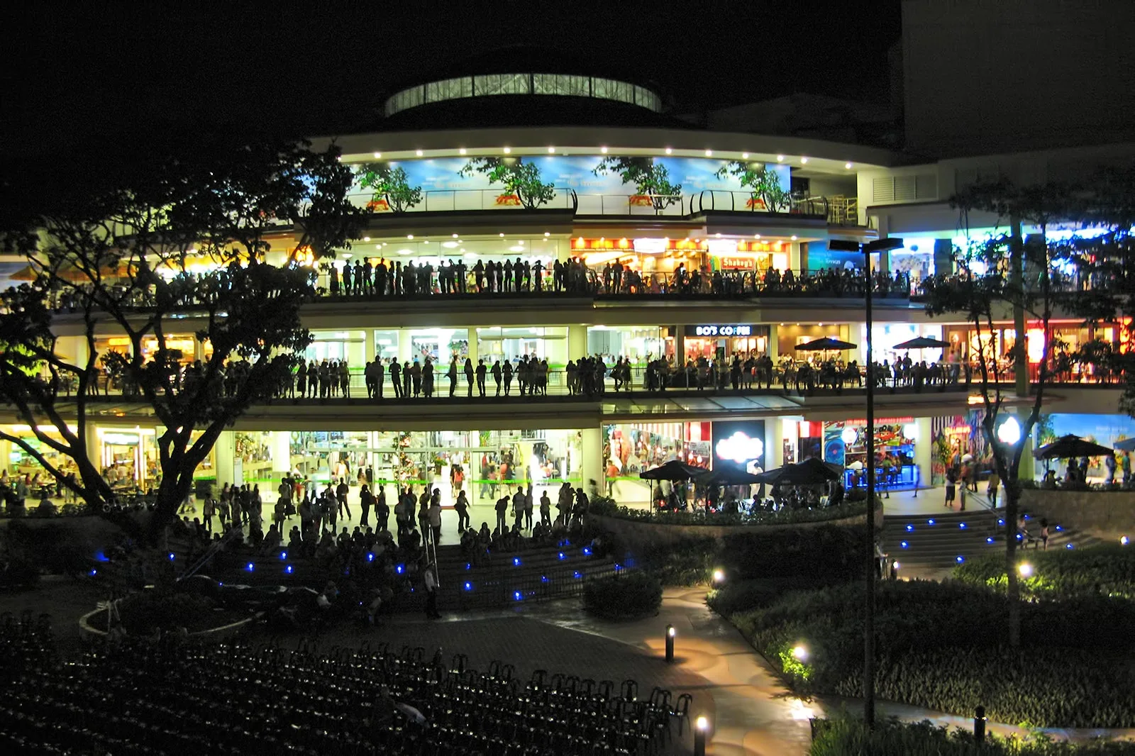 Ayala Center Cebu的室内中庭