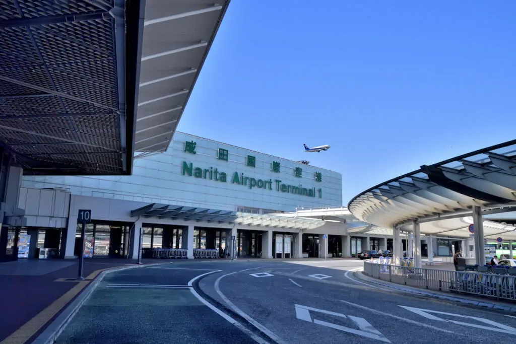 麦克坦-宿务国际机场航站楼