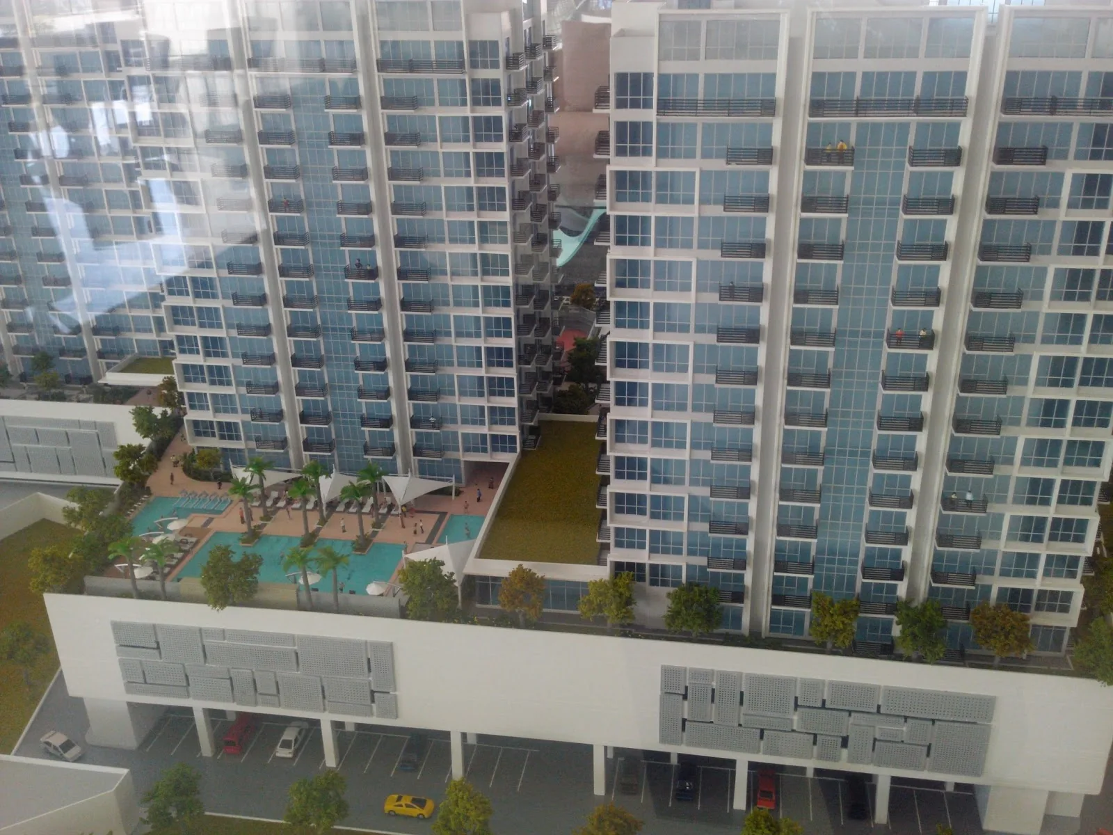 One Pacific Residences的零售区