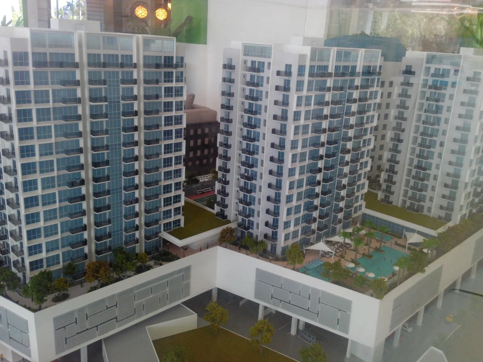 One Pacific Residences的地面层店铺