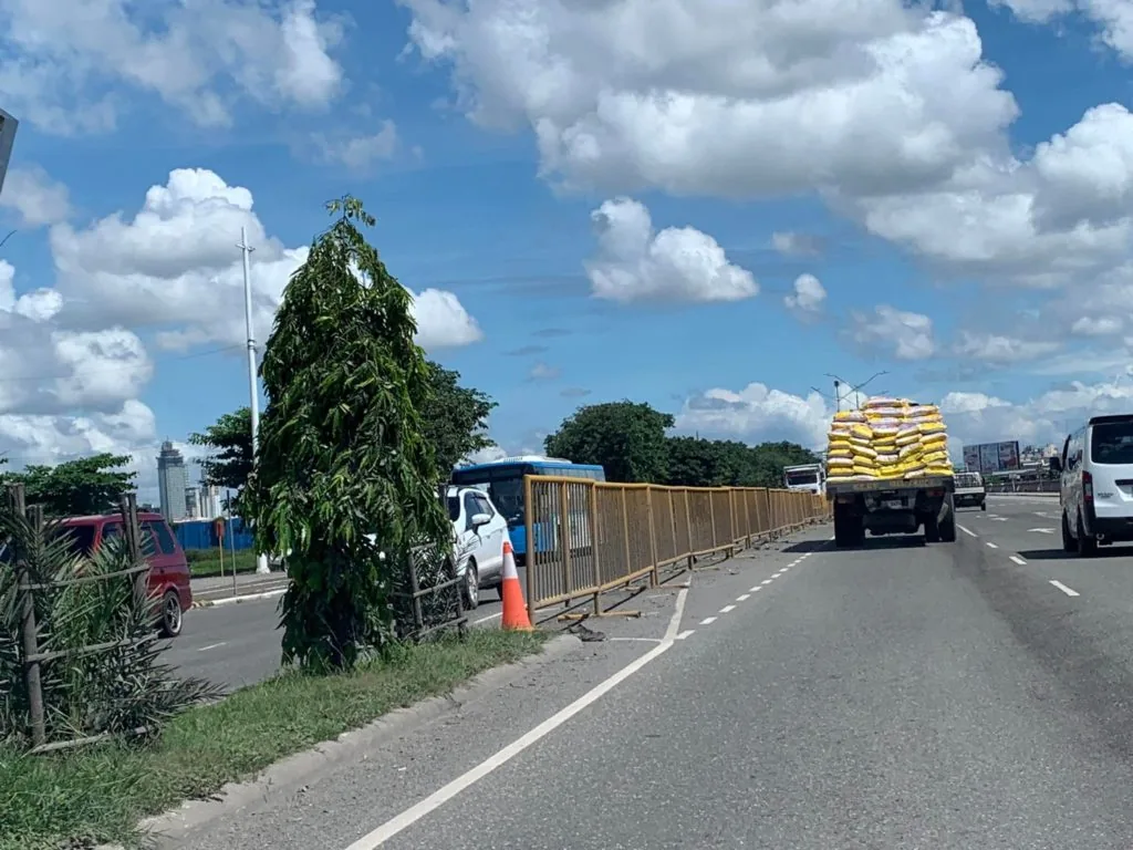 SRP一侧的道路与路口
