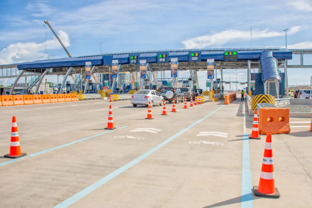 CCLEX宿务一侧Landing Area:SRP进出匝道、高架与收费站