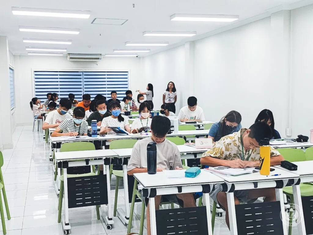 菲律宾宿务实景：学校活动能否打破固定朋友圈