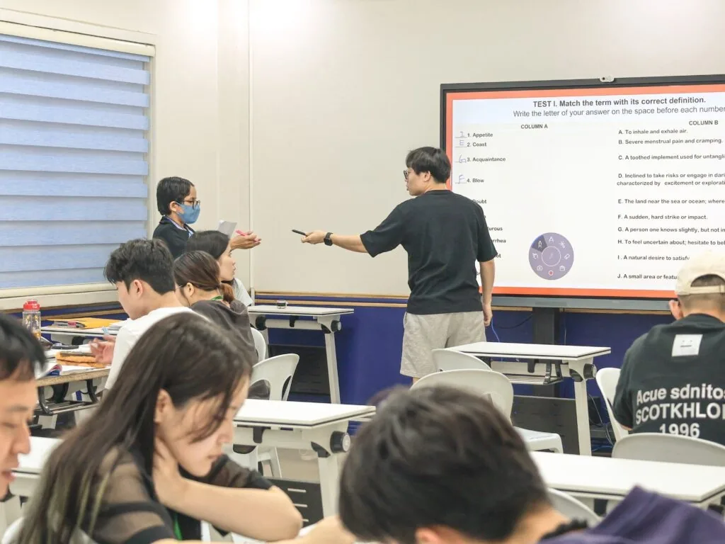 菲律宾宿务实景:公开招聘标准只是第一层信息