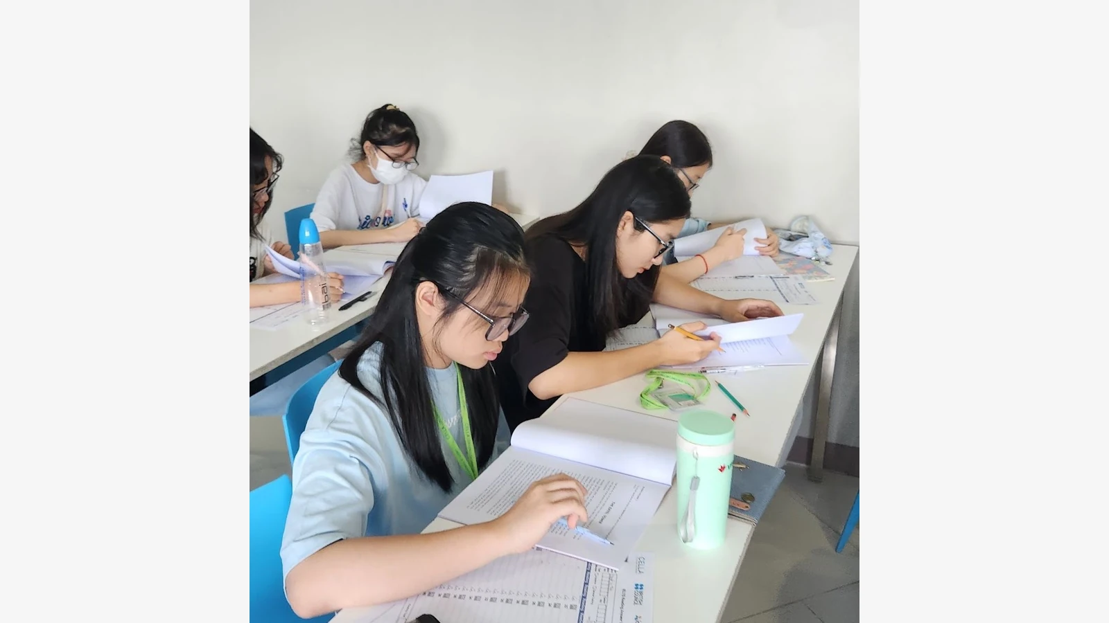 CELLA English Academy官方资料中的学生课堂与自主学习空间