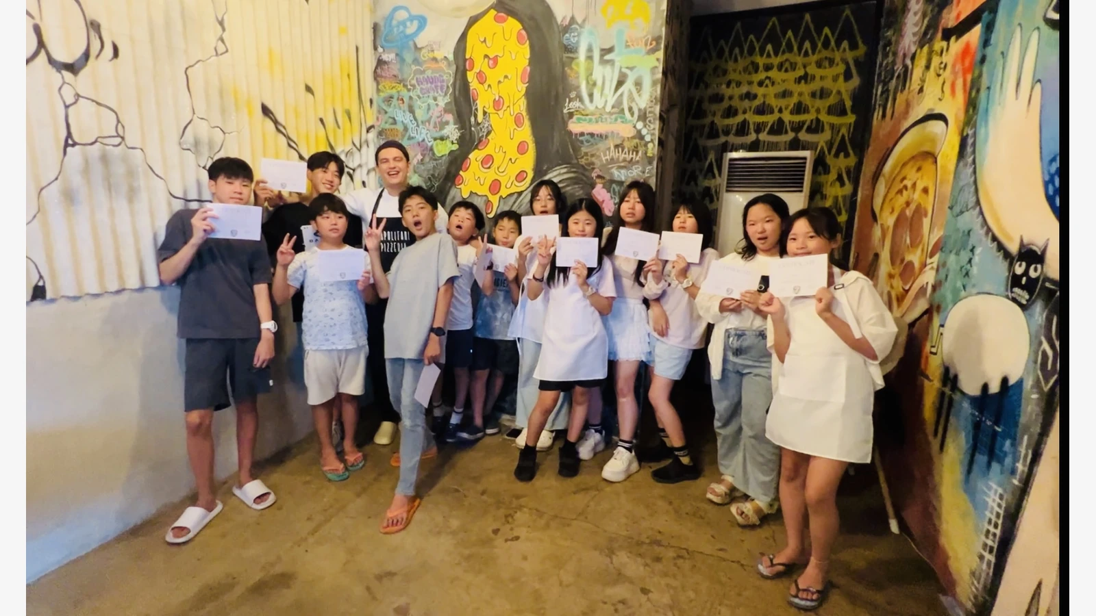 Cebu English School官方资料中的宿舍或房间场景