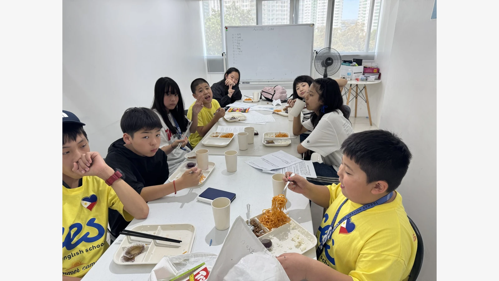 CES身体不适时:工作人员陪同就医与保险确认