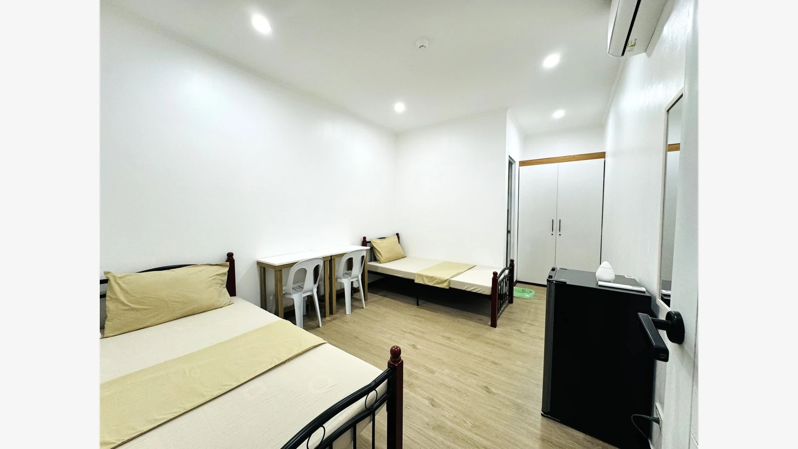 BTES English Academy官方资料中的双人住宿房间与室内设备