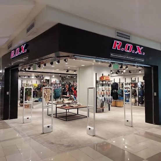 R.O.X. NUSTAR门店正面与内部卖场