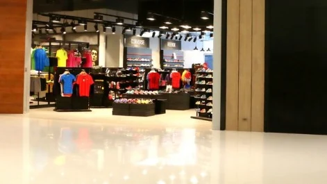 Sports Central SM J Mall：运动鞋、运动服与品牌挑选指南
