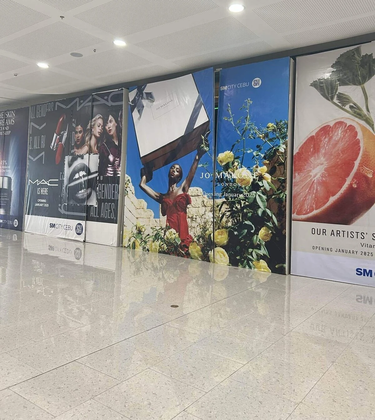SM City Cebu商场内以围挡隔开的改装区域