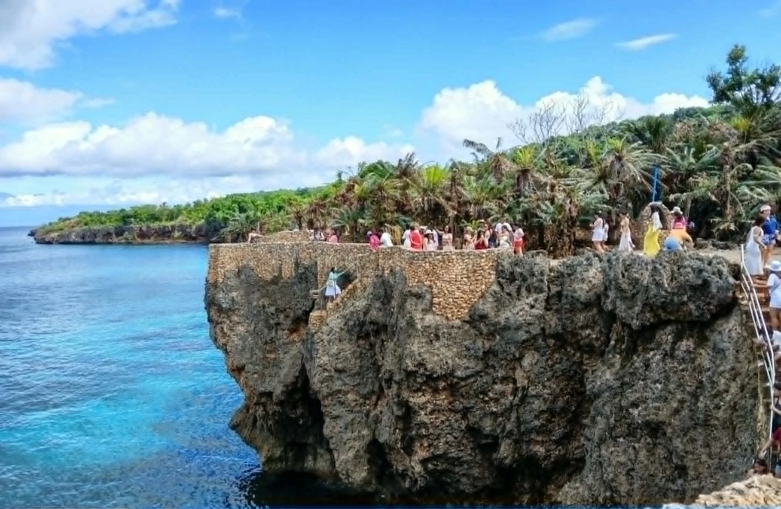 锡基霍尔Pitogo海岸悬崖