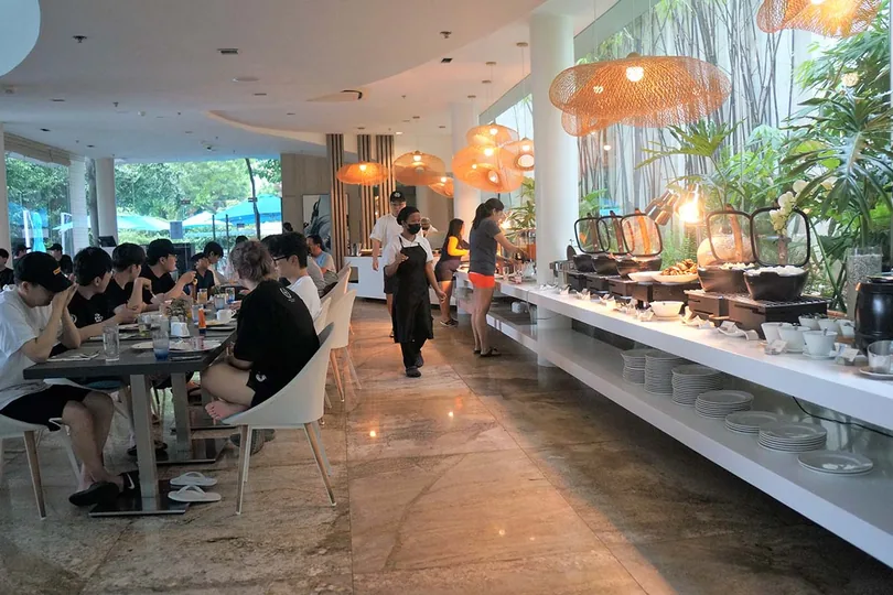 Tambuli的Cafe Hojas餐厅