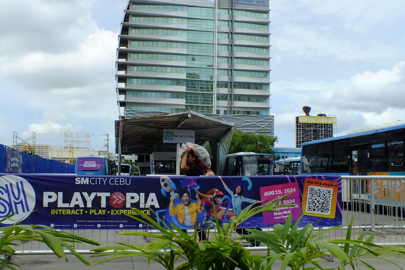 SM City Cebu的巴士站区域