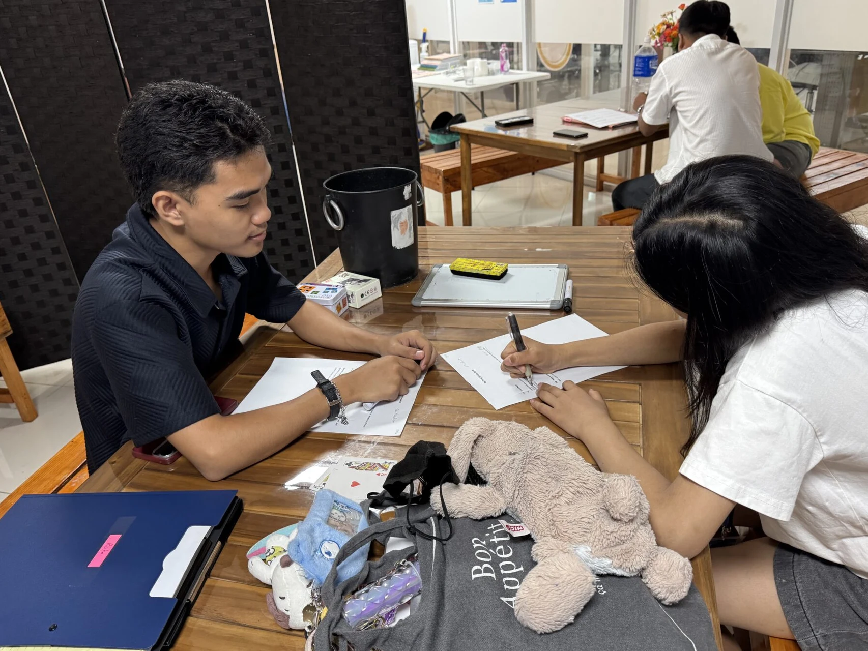 宿务语言学校信息怎么核实:评价要看内容而不是星级