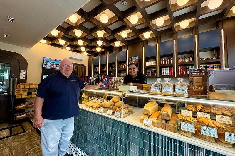 宿务Abaca Crossroads与Bakery Soesterberg Streetscape:面包外带指南