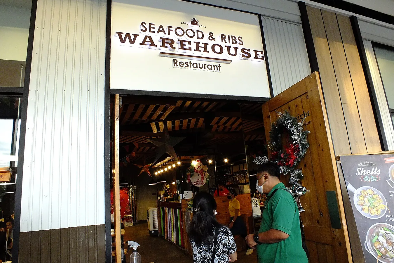 SM Seaside City Cebu内的Seafood & Ribs Warehouse门店。