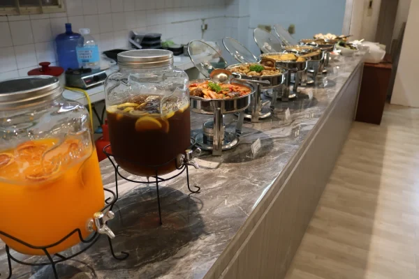 好奇世界学院Mabolo学校的餐食 |节假日三餐和饮用水:学校相关图片