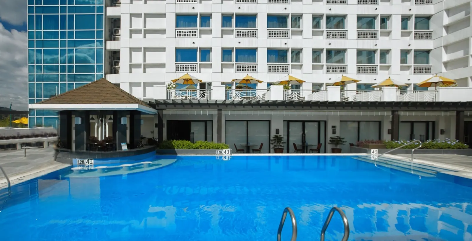 宿务Quest Serviced Residences Cebu：Ayala步行5分钟、带厨房的长住指南｜打扫、洗衣和餐饮，按需交给酒店