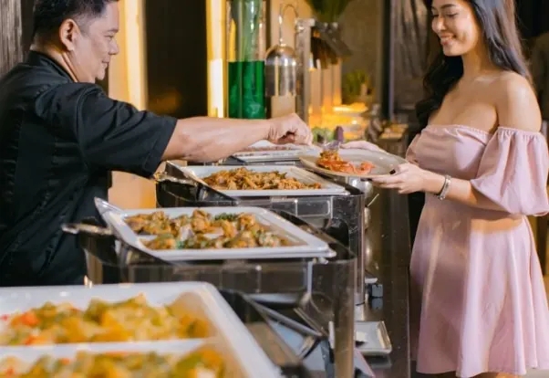 宿务Quest Serviced Residences Cebu：Ayala步行5分钟、带厨房的长住指南｜打扫、洗衣和餐饮，按需交给酒店