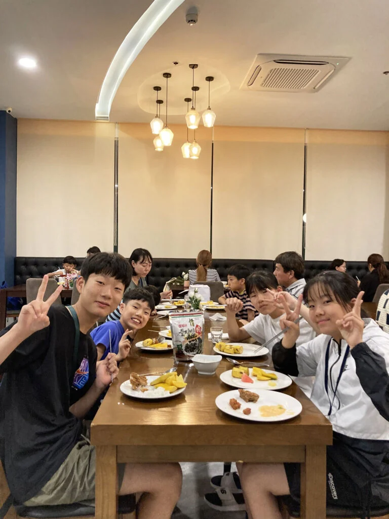 Joyful Education与更换与适应要分别判断相关的菲律宾校内实景