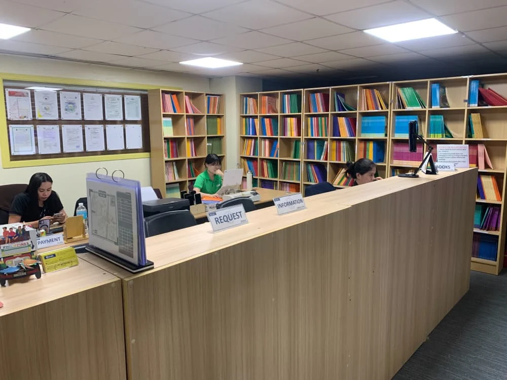 IMS Academy 前台与学生咨询区