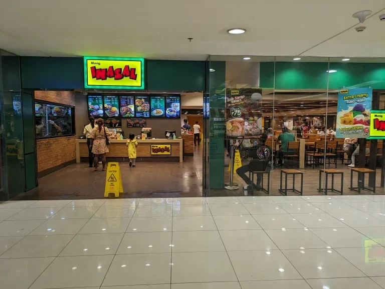 Curious World Academy Mabolo校区的食堂、餐食与用餐环境