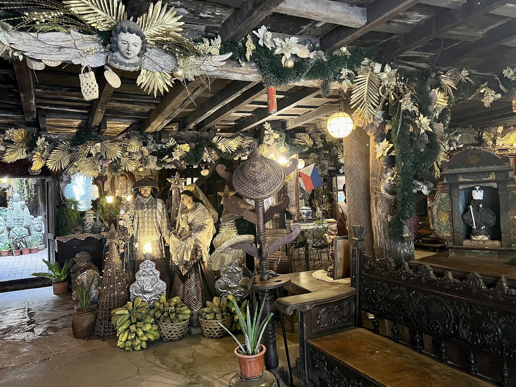 Yap-Sandiego Ancestral House 室内入口与收藏