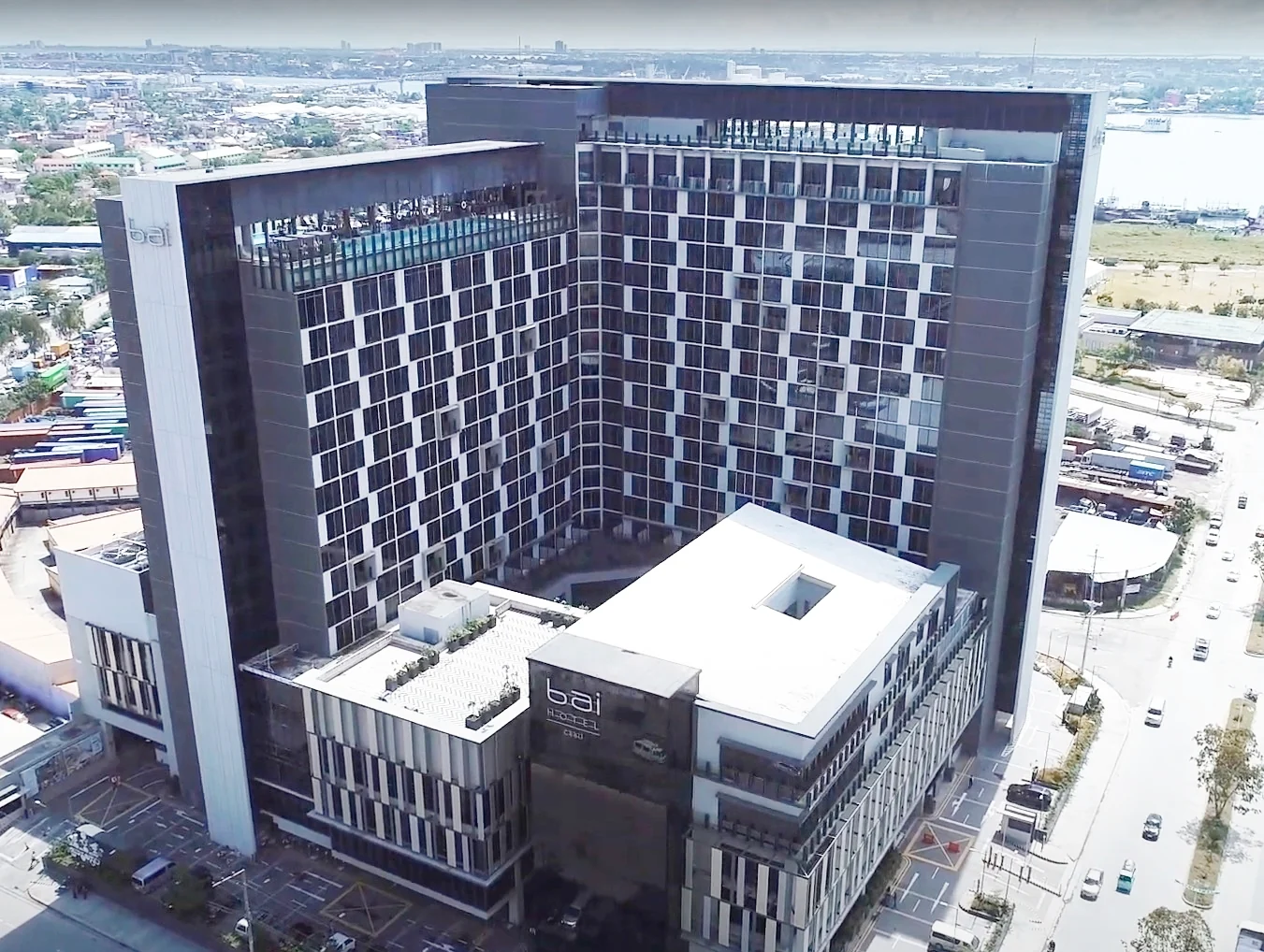 CLC Bai Hotel：工作与每天8节课能否兼顾