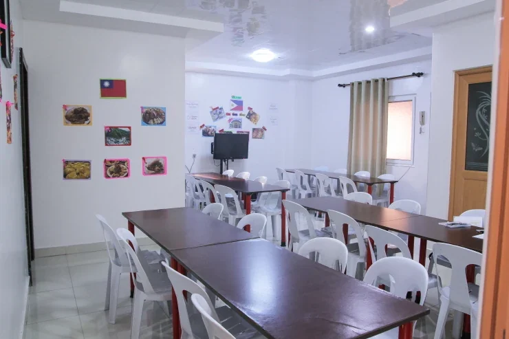 CIJ Academy宿务校区的食堂、餐食与用餐环境