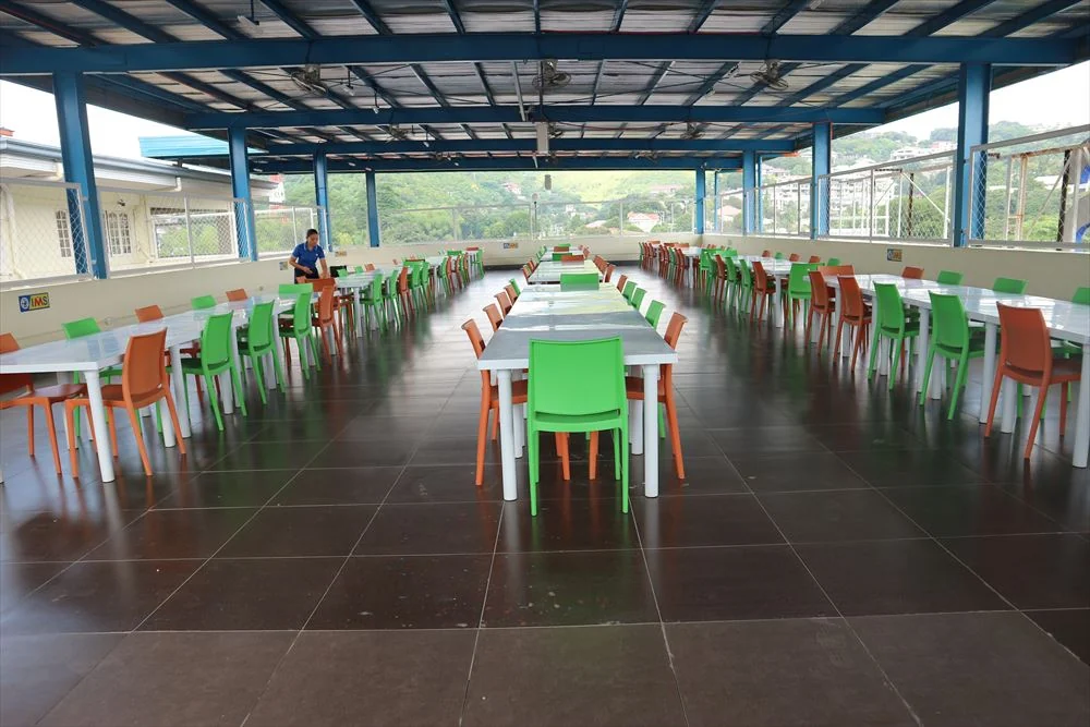 IMS Academy Banilad 校内食堂和公共空间