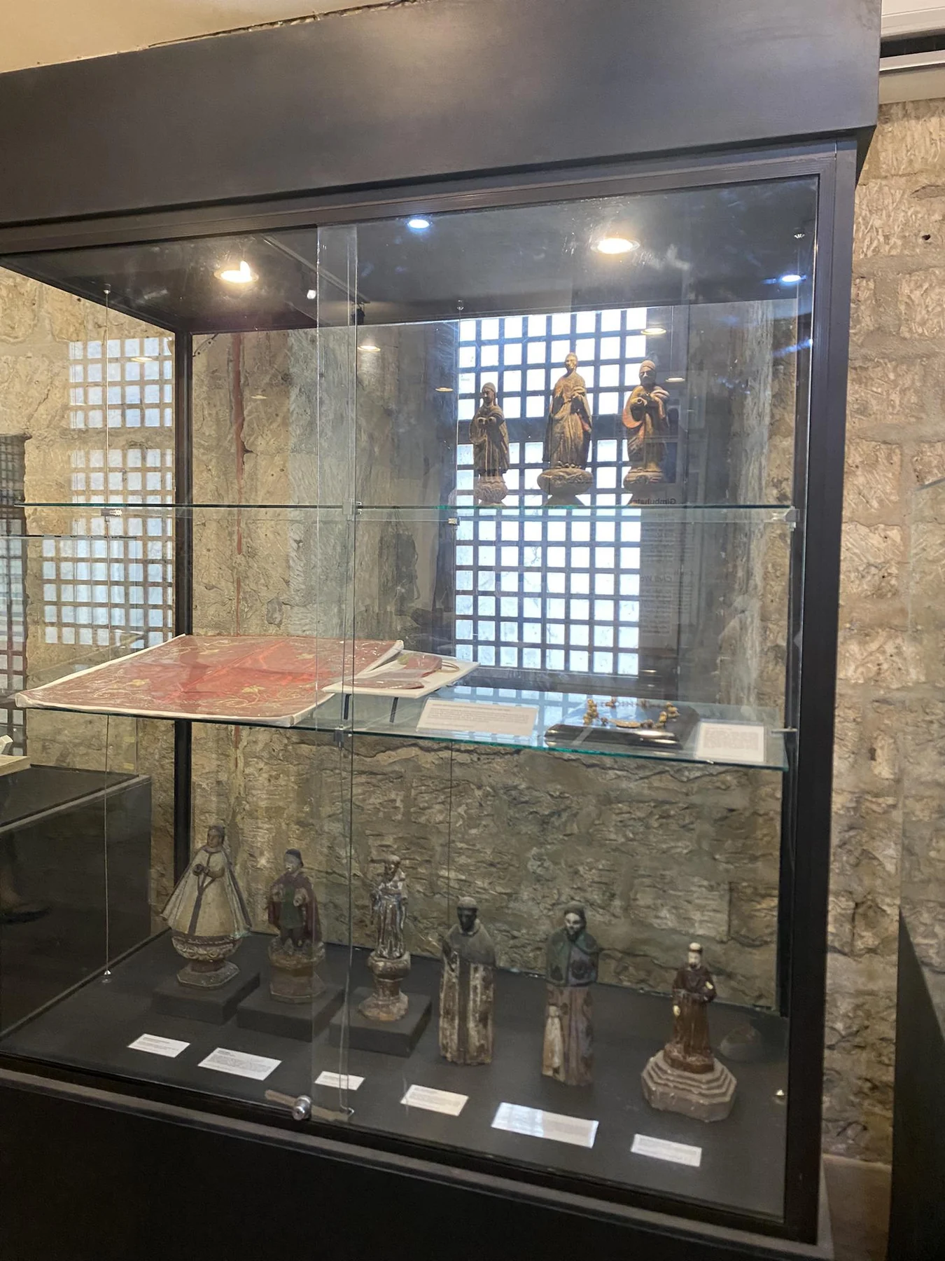 Museo Sugbo 宗教文物展柜