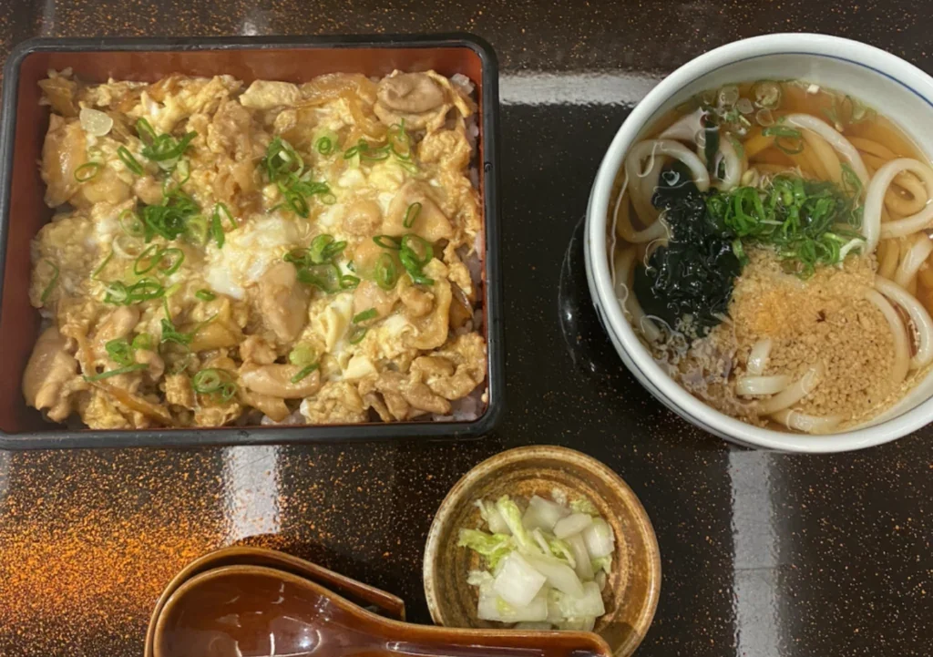 Curious World Academy Mabolo校区的食堂、餐食与用餐环境
