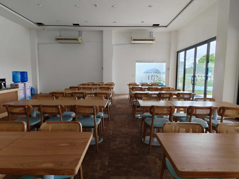 EV Academy La Mer与「班车只能按实际班次使用」相关的学校、学习或校园生活场景