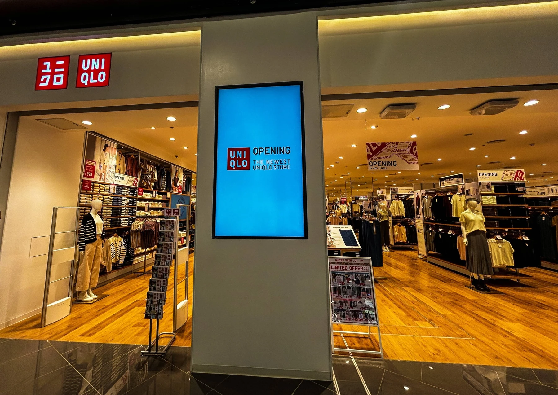 宿务曼达韦的优衣库:SM J Mall的位置、商品与门店服务