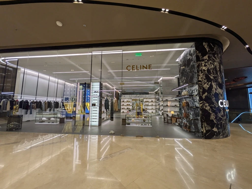 菲律宾宿务与“CELINE Cebu NUSTAR的位置与营业时间”相关的场景