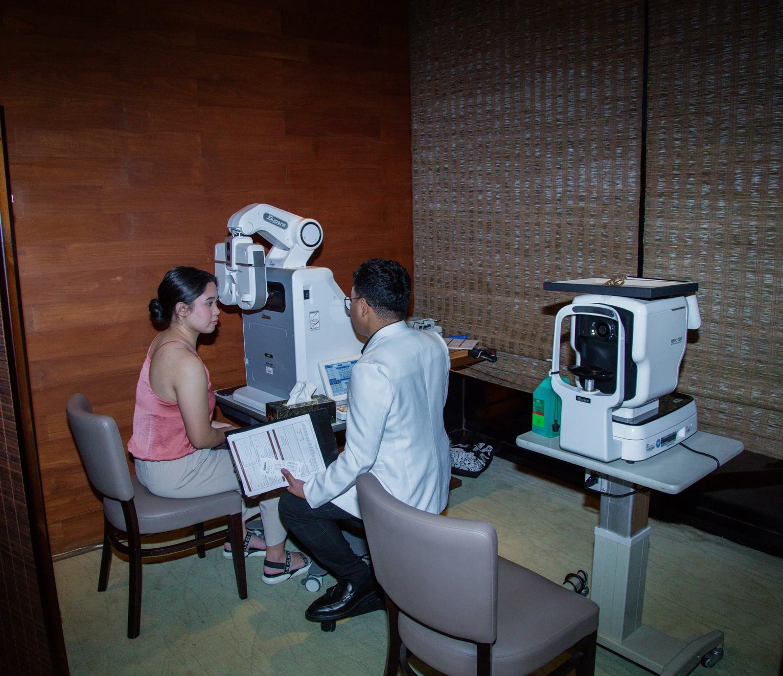 去宿务Eye Society NUSTAR:SRP商场Level 2与The Atrium的位置